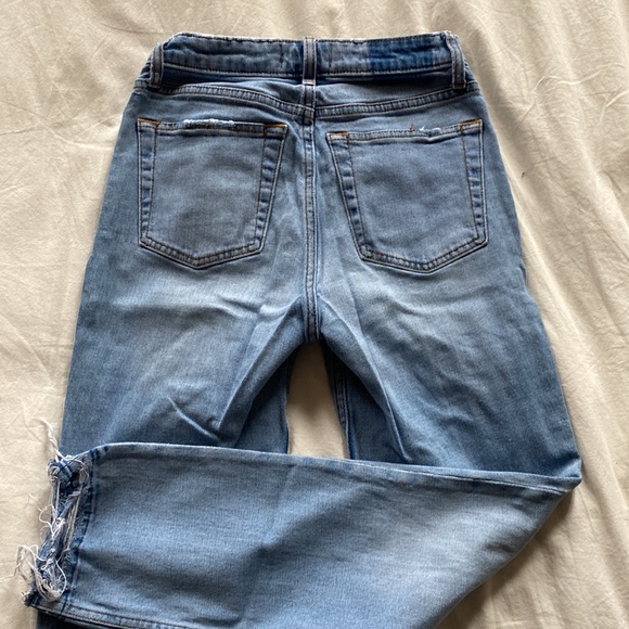 Abercrombie Simone High Rise Ankle Straight jeans. Distressed light wash. - Picture 2 of 3